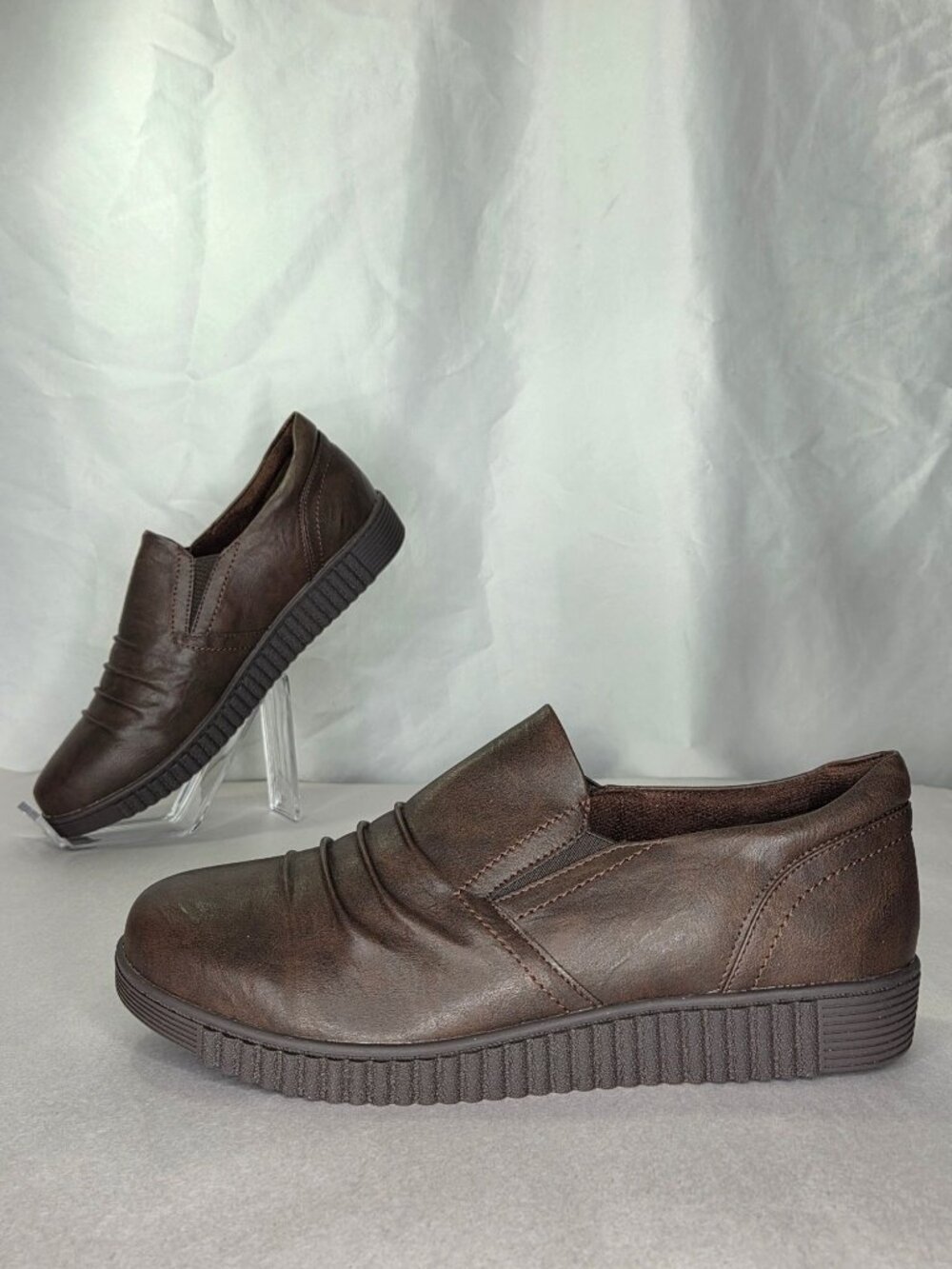 Easy Street Kipper Comfort Flats - Brown, Size: 10 M